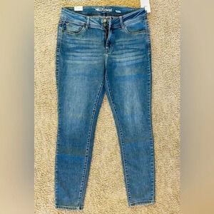 NWT Juniors' WallFlower Insta Soft™ Ultra Skinny Jeans